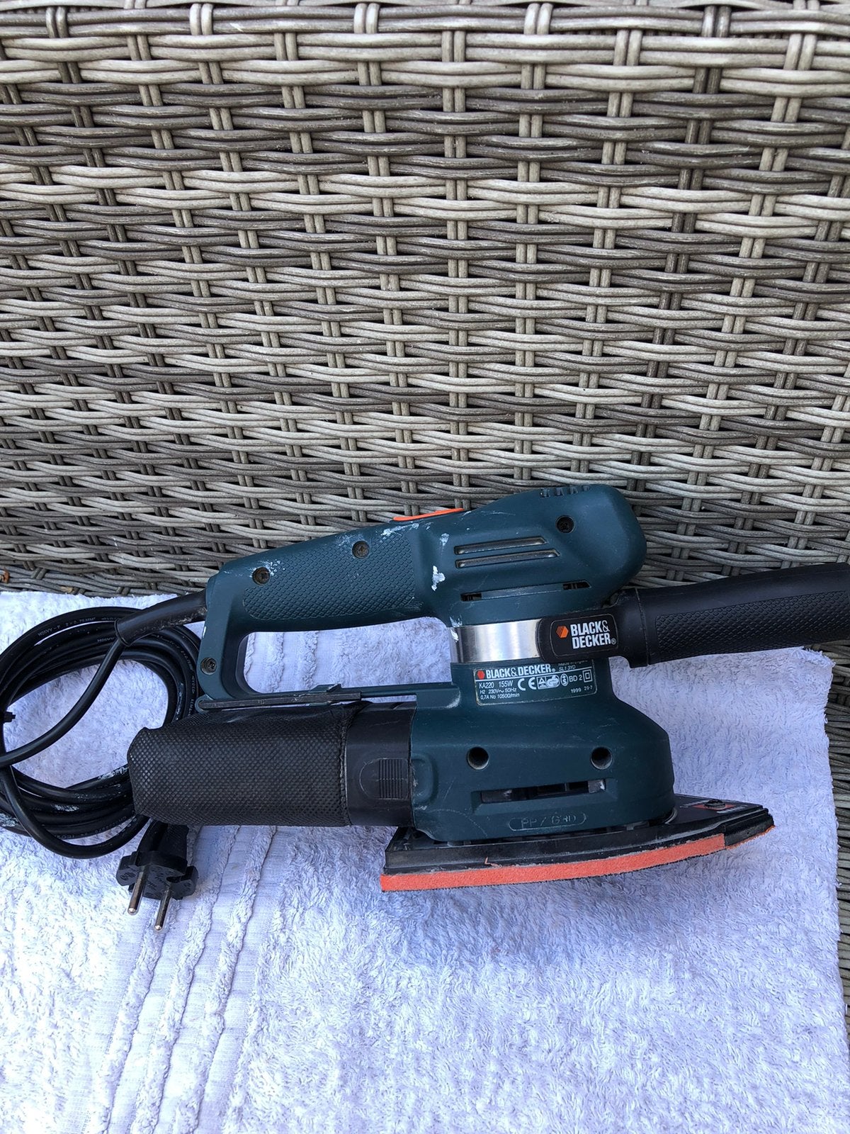 In goede staat BLACK DECKER schuurmachine, Ophalen of Verzenden, Zo goed als nieuw, Minder dan 600 watt, Vlakschuurmachine