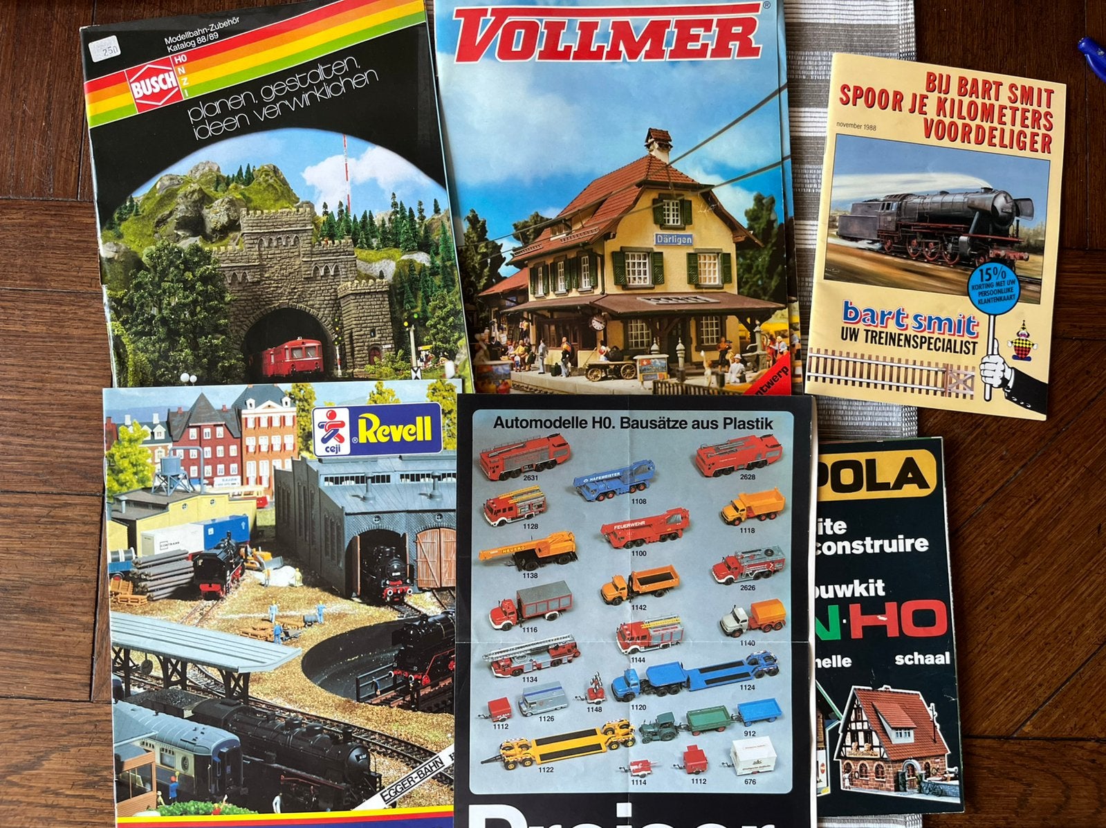 Treinbaan modelspoor toebehoren catalogus folders, Hobby en Vrije tijd, Modeltreinen | Overige schalen, Ophalen of Verzenden, Gelijkstroom of Wisselstroom