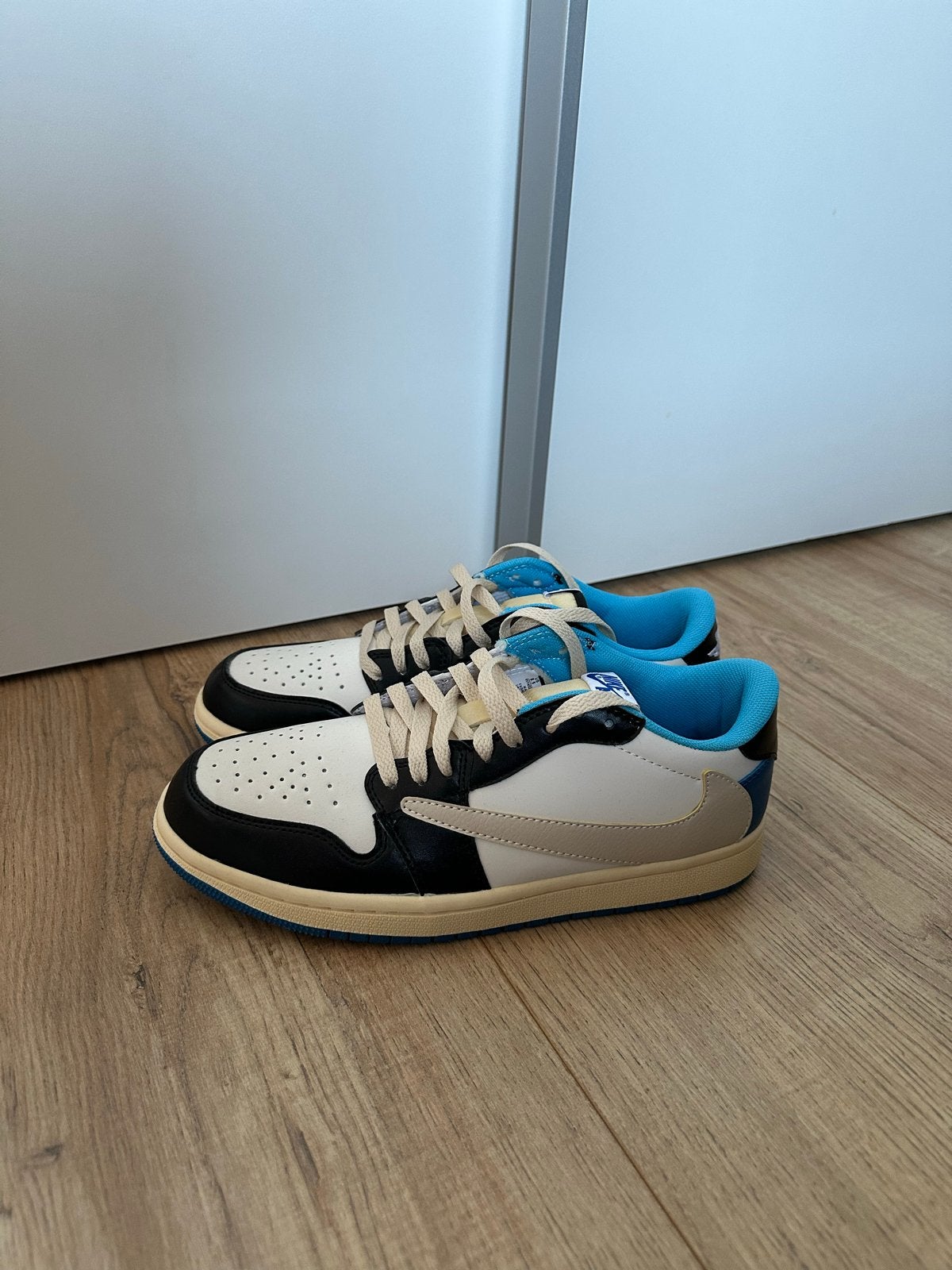 Nike Air Jordan 1 Low Travis Scott, Kleding | Heren, Schoenen, Ophalen of Verzenden, Zo goed als nieuw, Zwart, Sneakers of Gympen