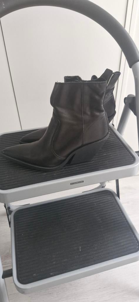 Leren enkel laarsjes maat 39 zara, Kleding | Dames, Schoenen, Lage of Enkellaarzen, Ophalen of Verzenden, Gedragen, Zara