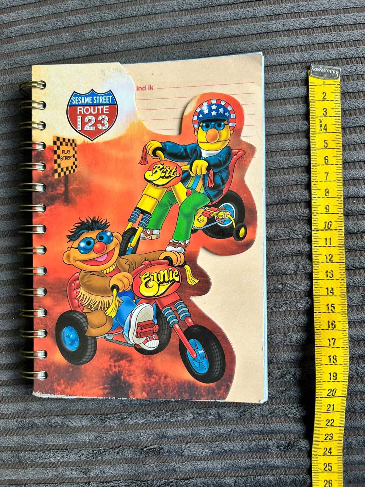 A.Vrienden boekje Bert & Ernie, Ophalen of Verzenden, Zo goed als nieuw