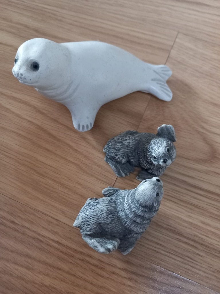 Drie kleine beeldjes van zeehonden, Verzamelen, Beelden en Beeldjes, Ophalen of Verzenden, Gebruikt