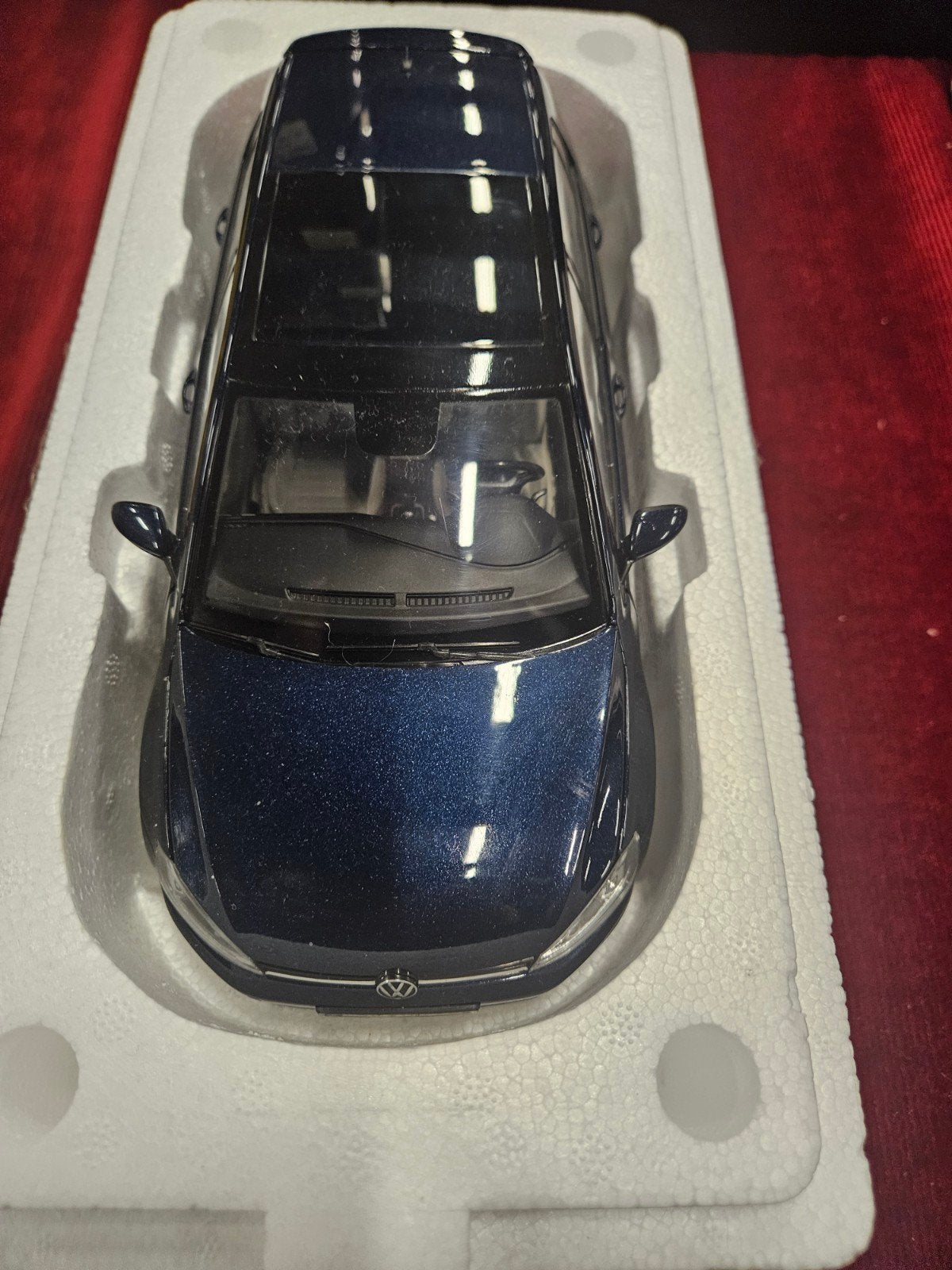 1/18 norev volkswagen golf 7 blauw dealer, Hobby en Vrije tijd, Modelauto's | 1:18, Ophalen of Verzenden