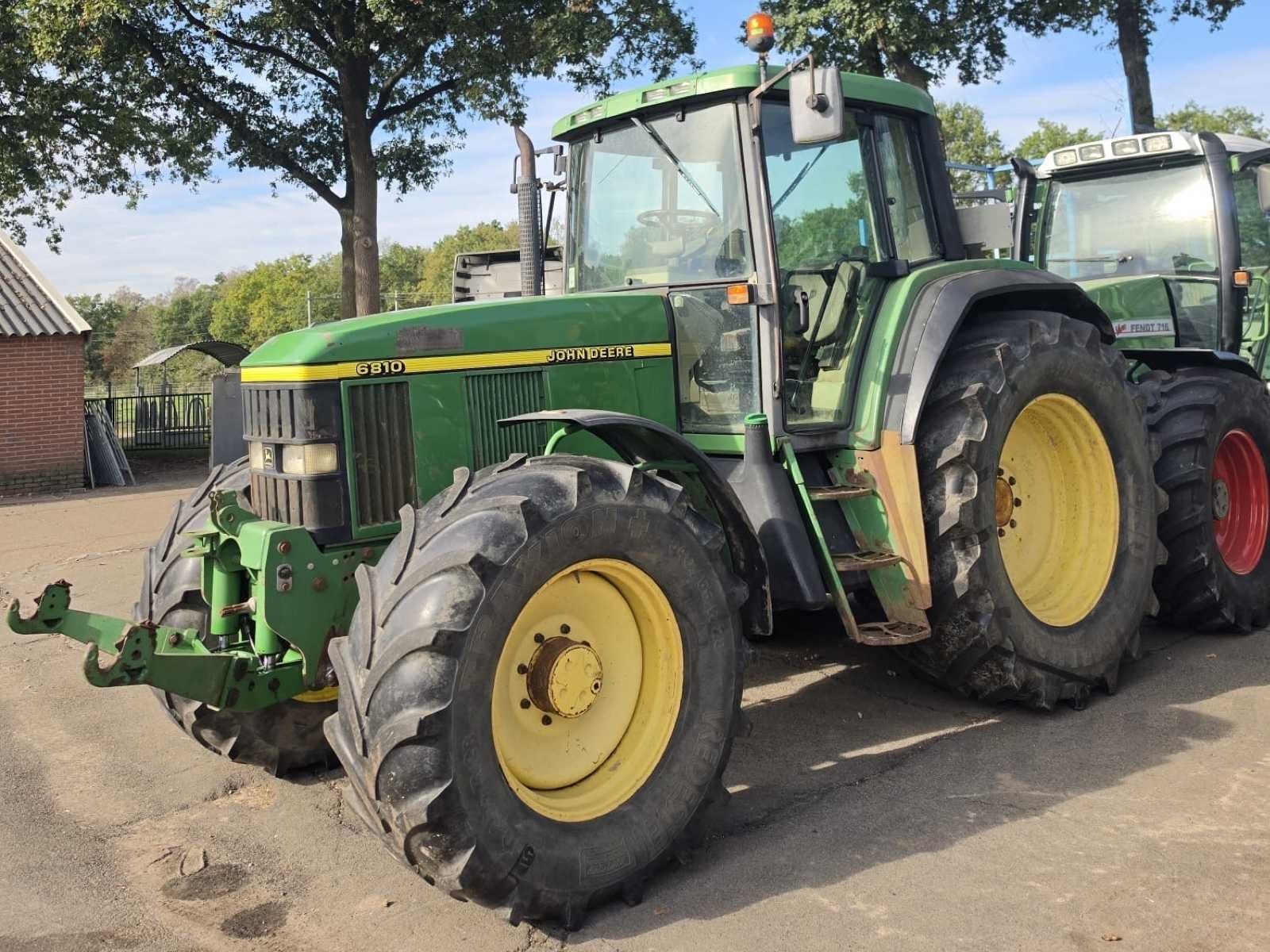 John Deere 6810 PowerQuad 4WD landbouwtractor met fronthef e, Gebruikt, John Deere