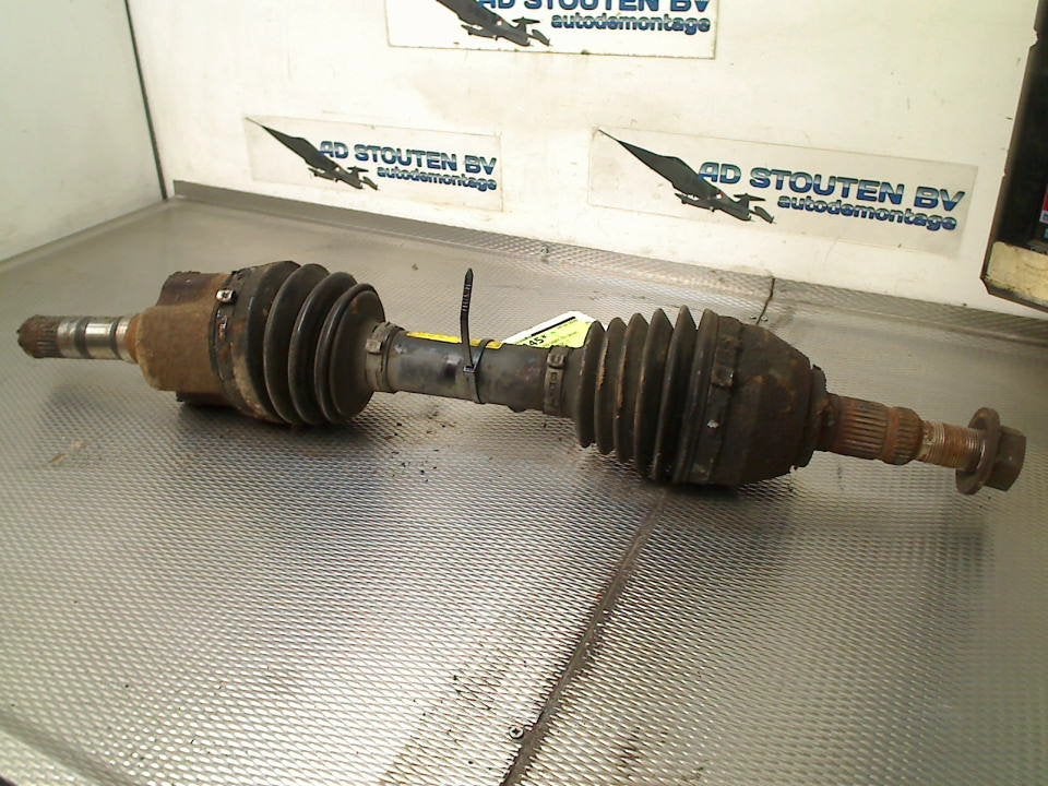 Aandrijfas Rechts Voor Cadillac BLS Wagon 2006 p12801439, Cadillac, Gebruikt, General Motors Germany GmbH, Chevrolet.europe@gm.com