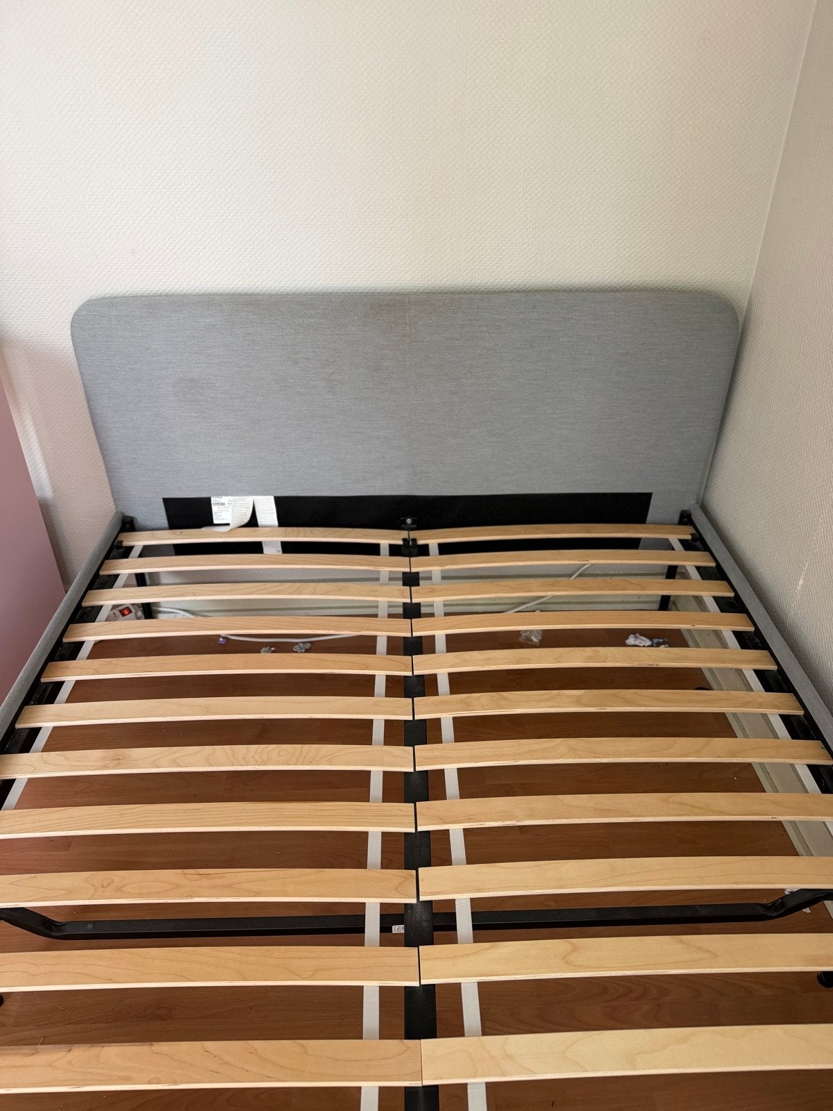 IKEA SLATTUM Bedframe 140x200 met lattenbodem, Gebruikt, Tweepersoons, 200 cm, 140 cm