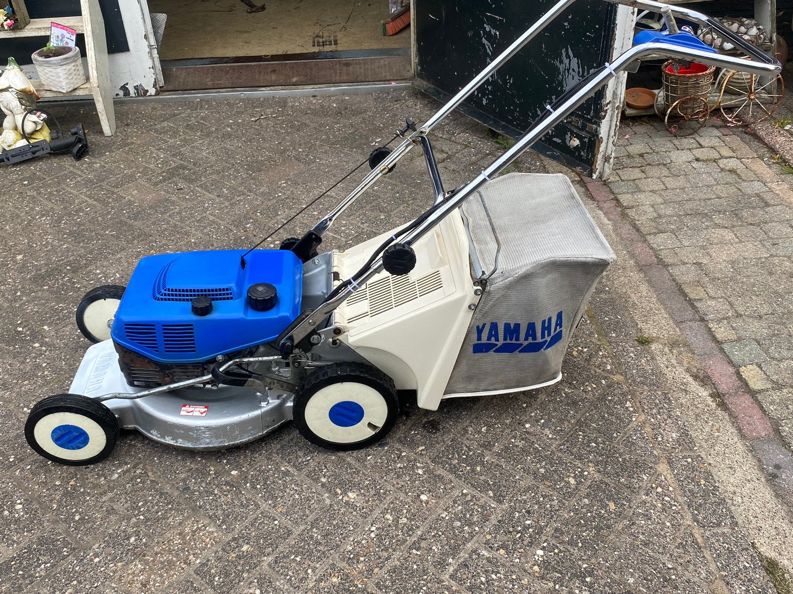Yamaha benzine grasmaaier, Ophalen of Verzenden, Zo goed als nieuw, 40 t/m 49 cm, Kooimesmaaier