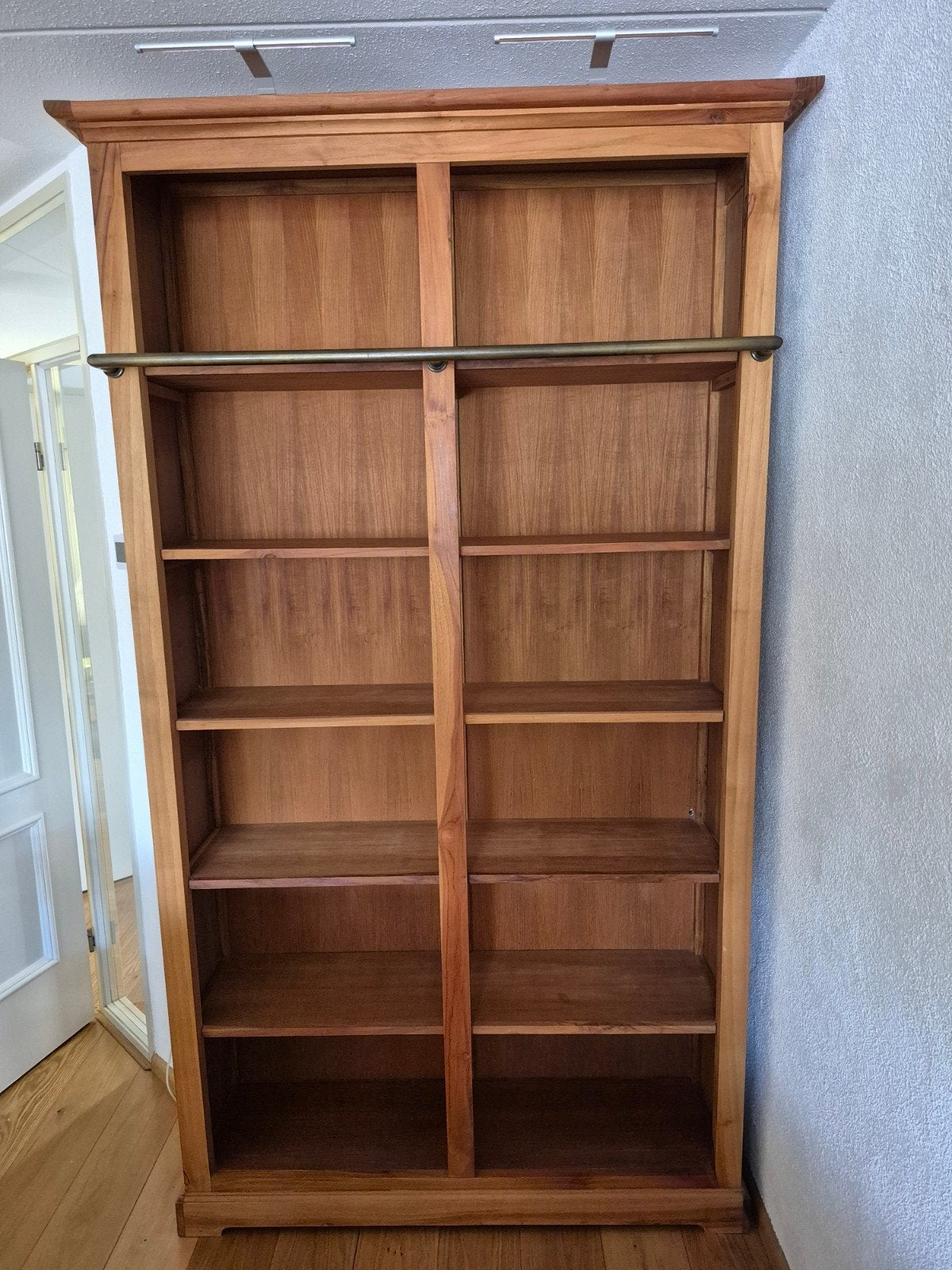 Massief teakhouten boekenkast met verlichting, Huis en Inrichting, Kasten | Vitrinekasten, Ophalen, Gebruikt, 200 cm of meer, 50 tot 100 cm