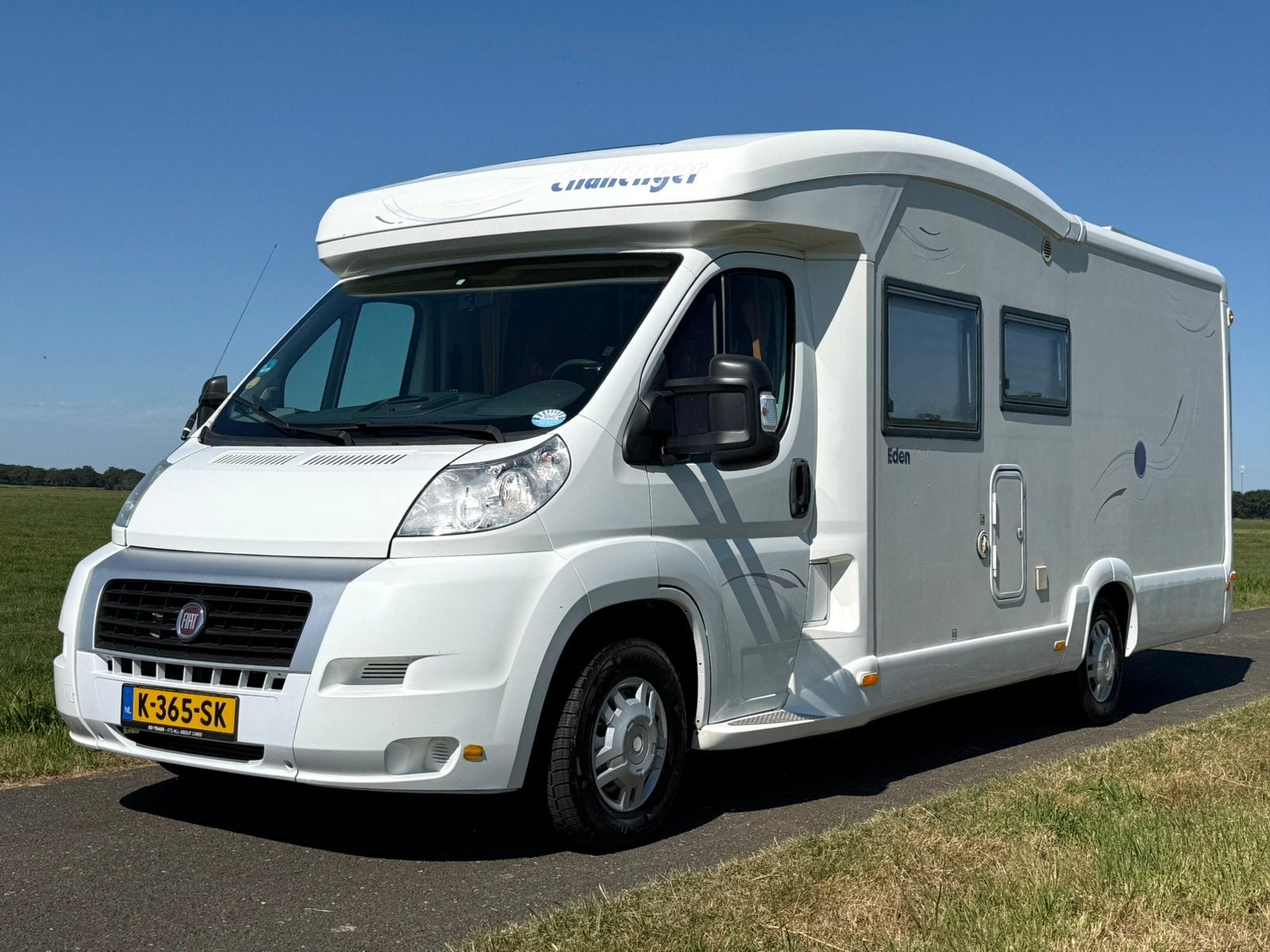Challenger Eden 617 165PK Queensbed Nwe Distributie Airco, Chemisch toilet, Startonderbreker, Fiat, Bedrijf