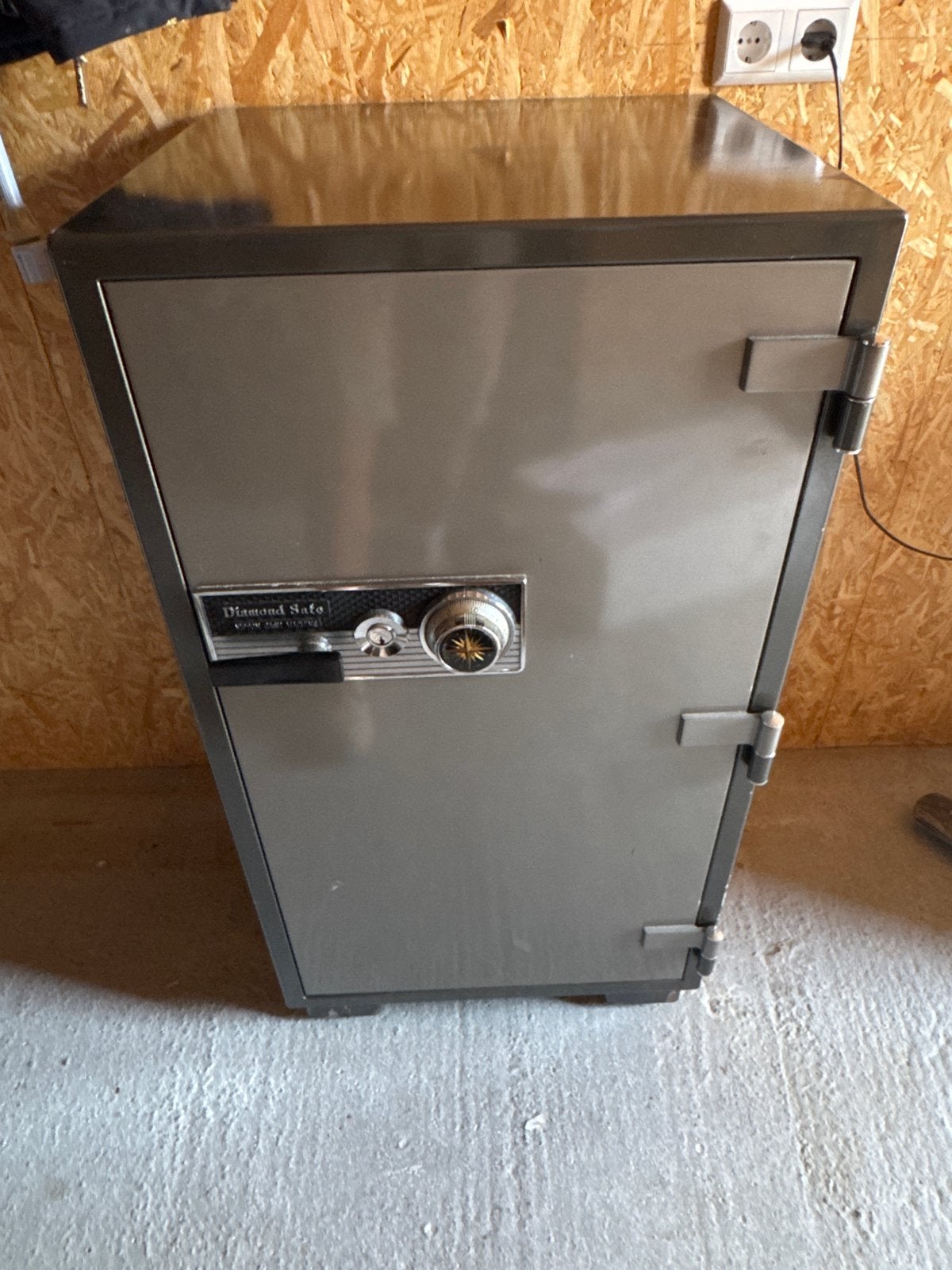 Diamond Safe Brandkast met sleutels en cijfercombinatie, Huis en Inrichting, Brandblussers en Brandkasten, Ophalen, Gebruikt, Brandkast