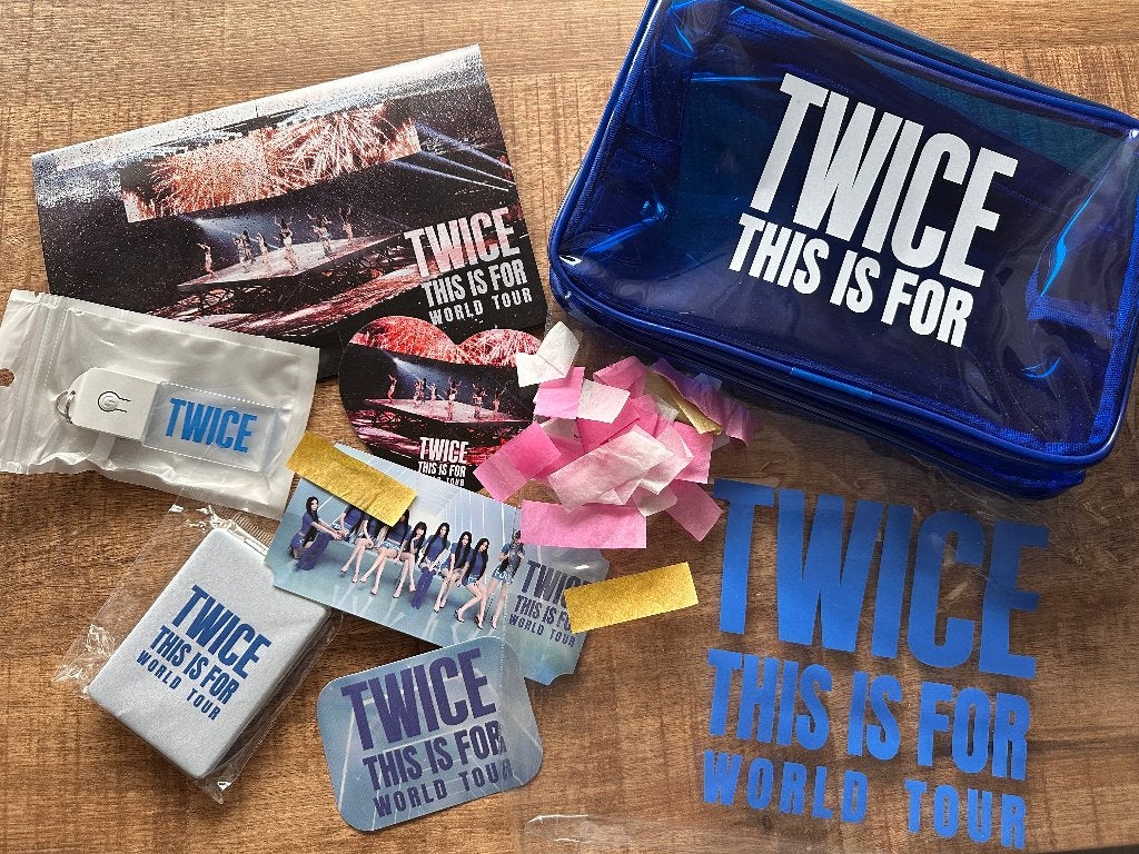 Twice This is for VIP gift, Ophalen of Verzenden, Zo goed als nieuw, Overige typen