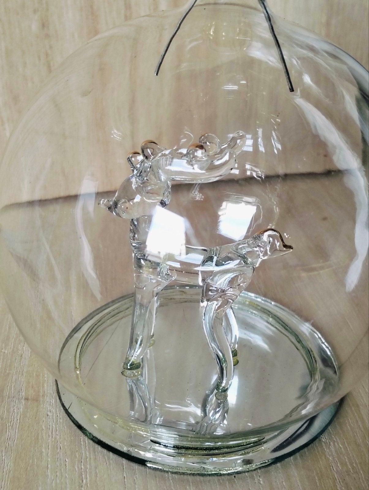 Kerstversiering glazen hanger met hertje op spiegeltje, Diversen, Kerst, Ophalen of Verzenden, Zo goed als nieuw