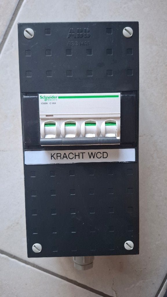 C16 Automaat 4 polig in ABB behuizing, Ophalen of Verzenden, Zo goed als nieuw, Schneider Electric, Schakelaar
