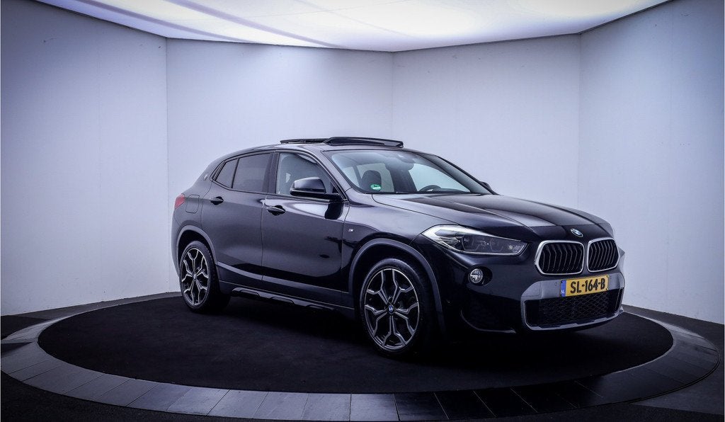 BMW X2 20iA M-SPORT High Executive PANO | HARMAN KARDON | CA, 1998 cc, X2, 1435 kg, Zwart