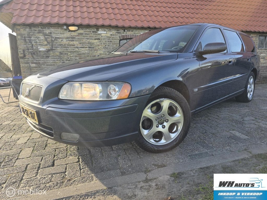 Volvo V70 2.4D Momentum rijdt goed!, Auto's, Volvo, Voorwielaandrijving, 15 km/l, 1535 kg, Blauw