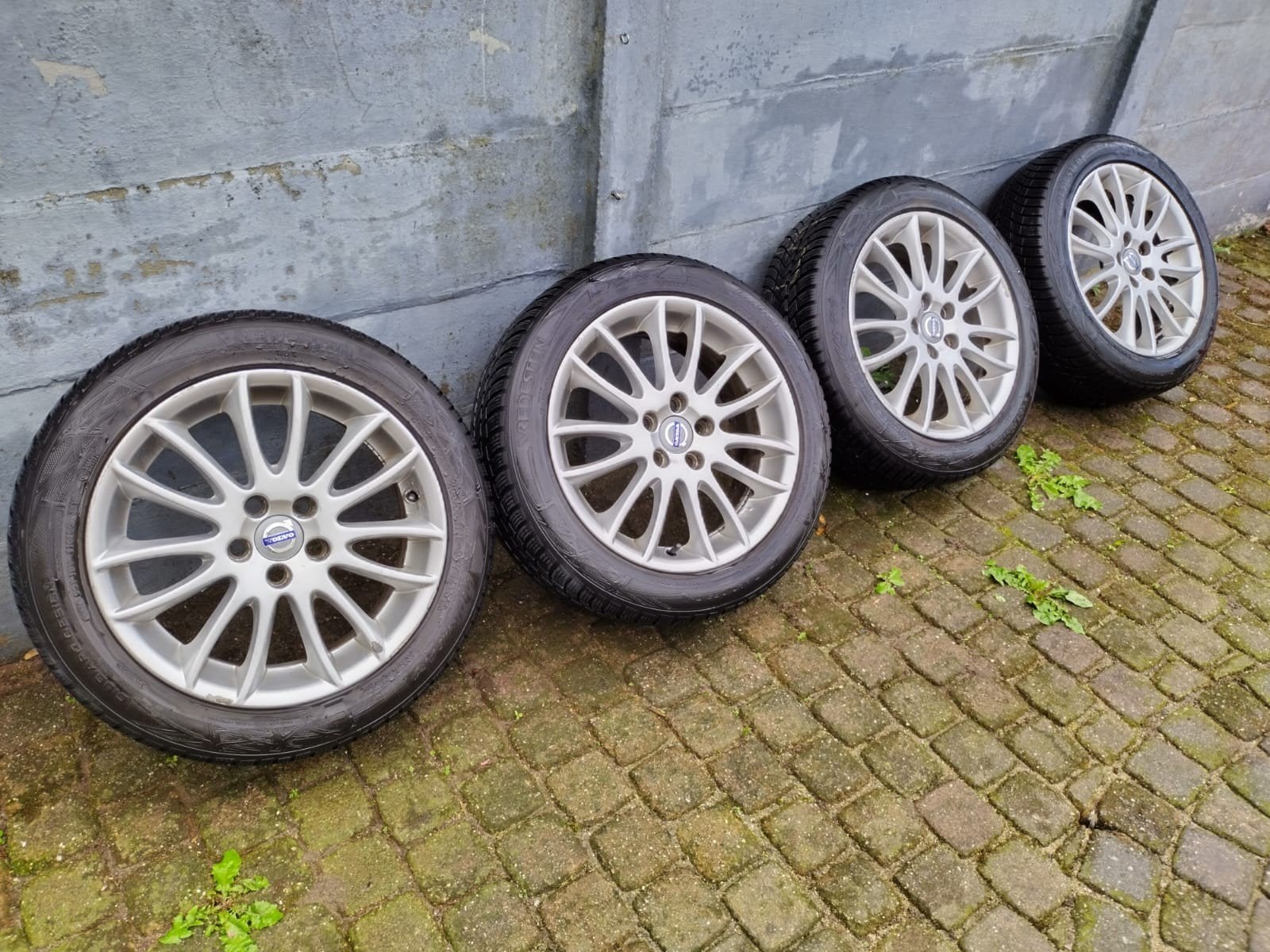 Volvo 17 inch winterbanden met velgen 205/55 R17, Ophalen, Gebruikt