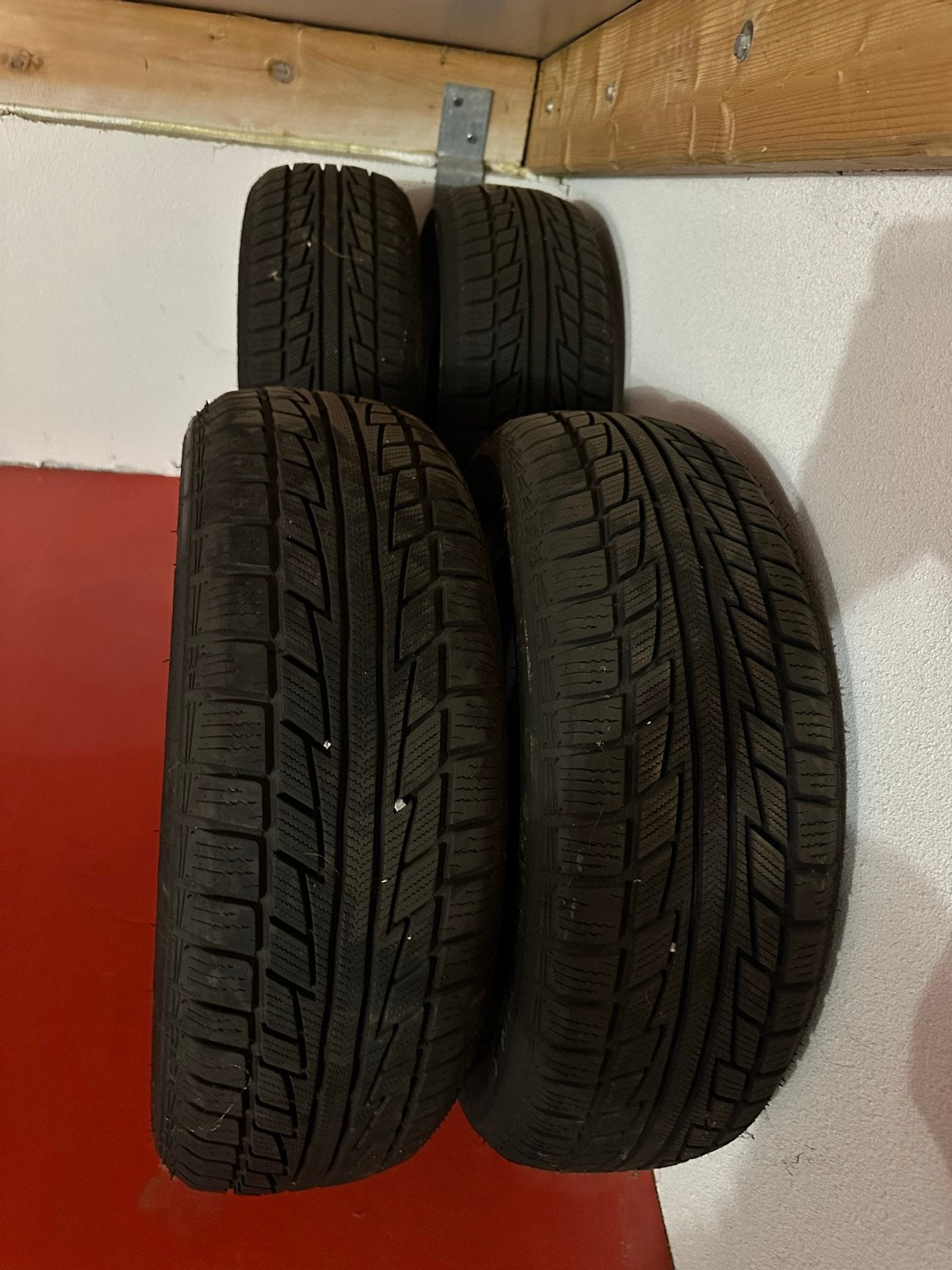 Zo goed als nieuwe winterbanden voor Toyota Prius 2007, Ophalen, Gebruikt