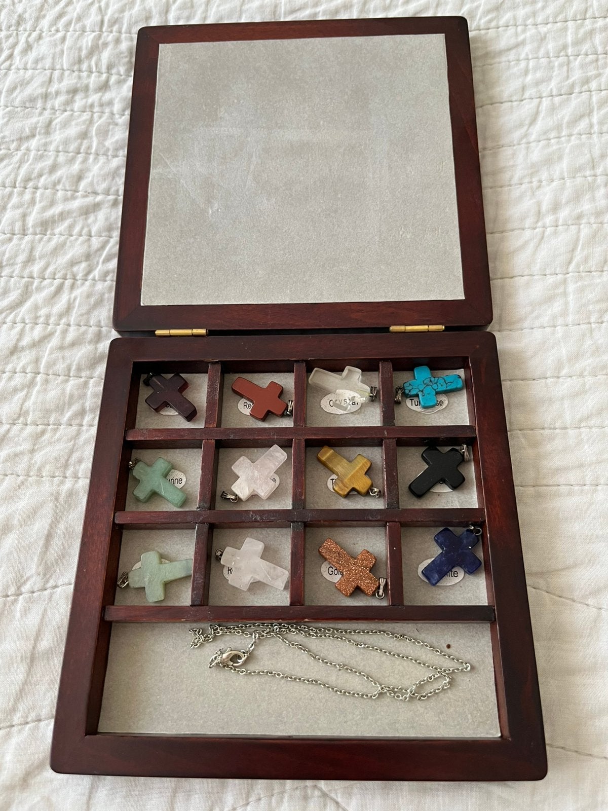 12 kruisjes van edelsteen (GEM stones) incl. ketting 40/45cm, Ophalen of Verzenden, Zo goed als nieuw