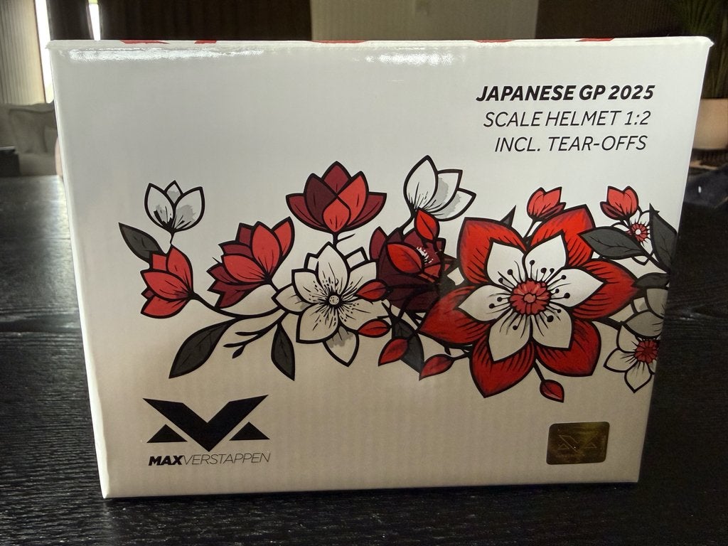 Max Verstappen schaalmodel helm Japan GP 2025 (1:2), Verzamelen, Ophalen, Nieuw, Formule 1
