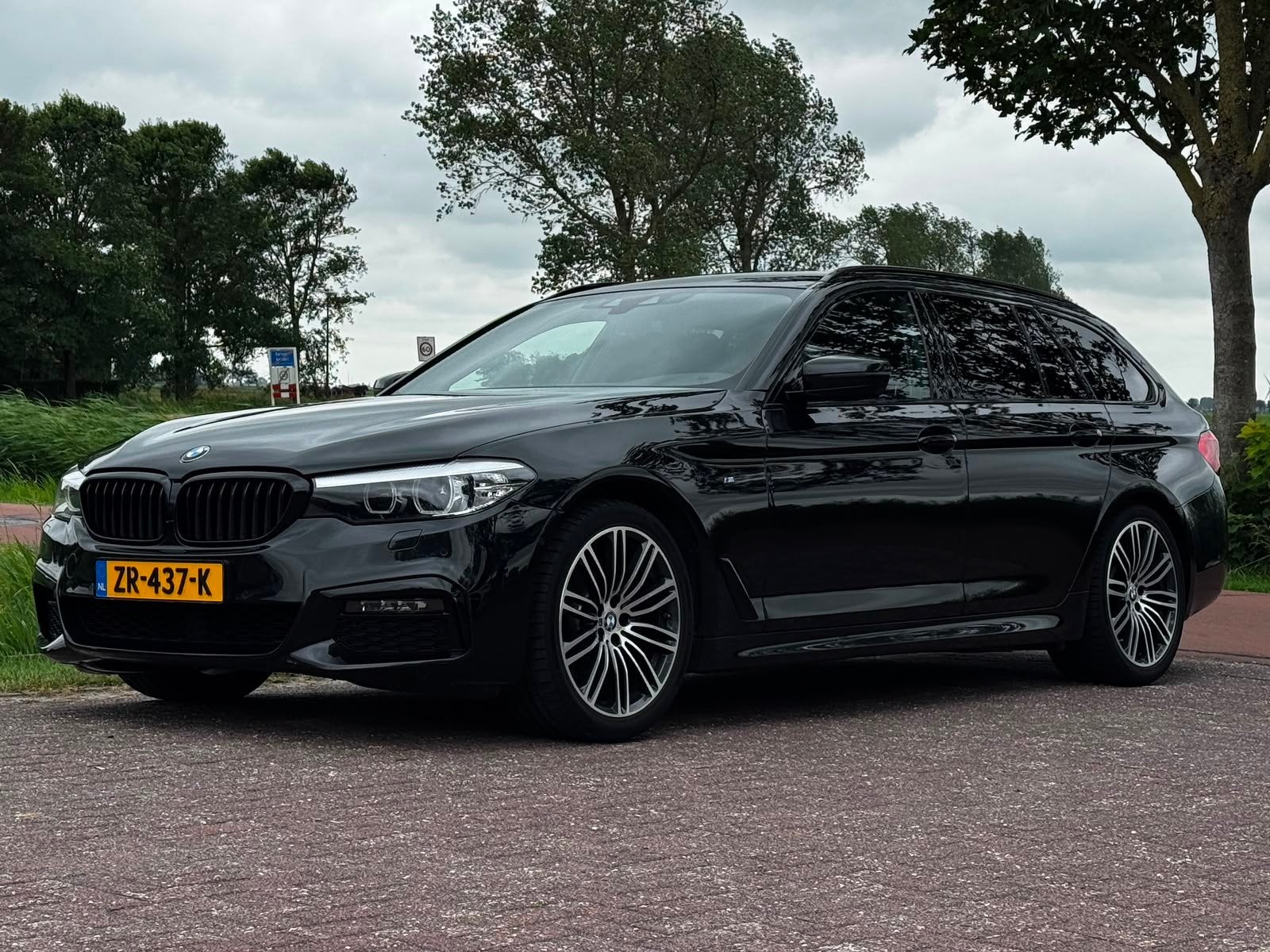 BMW 5-Serie 520d High Executive 190pk Aut. 2018 Zwart, Auto's, Achterwielaandrijving, 1995 cc, 2000 kg, Zwart