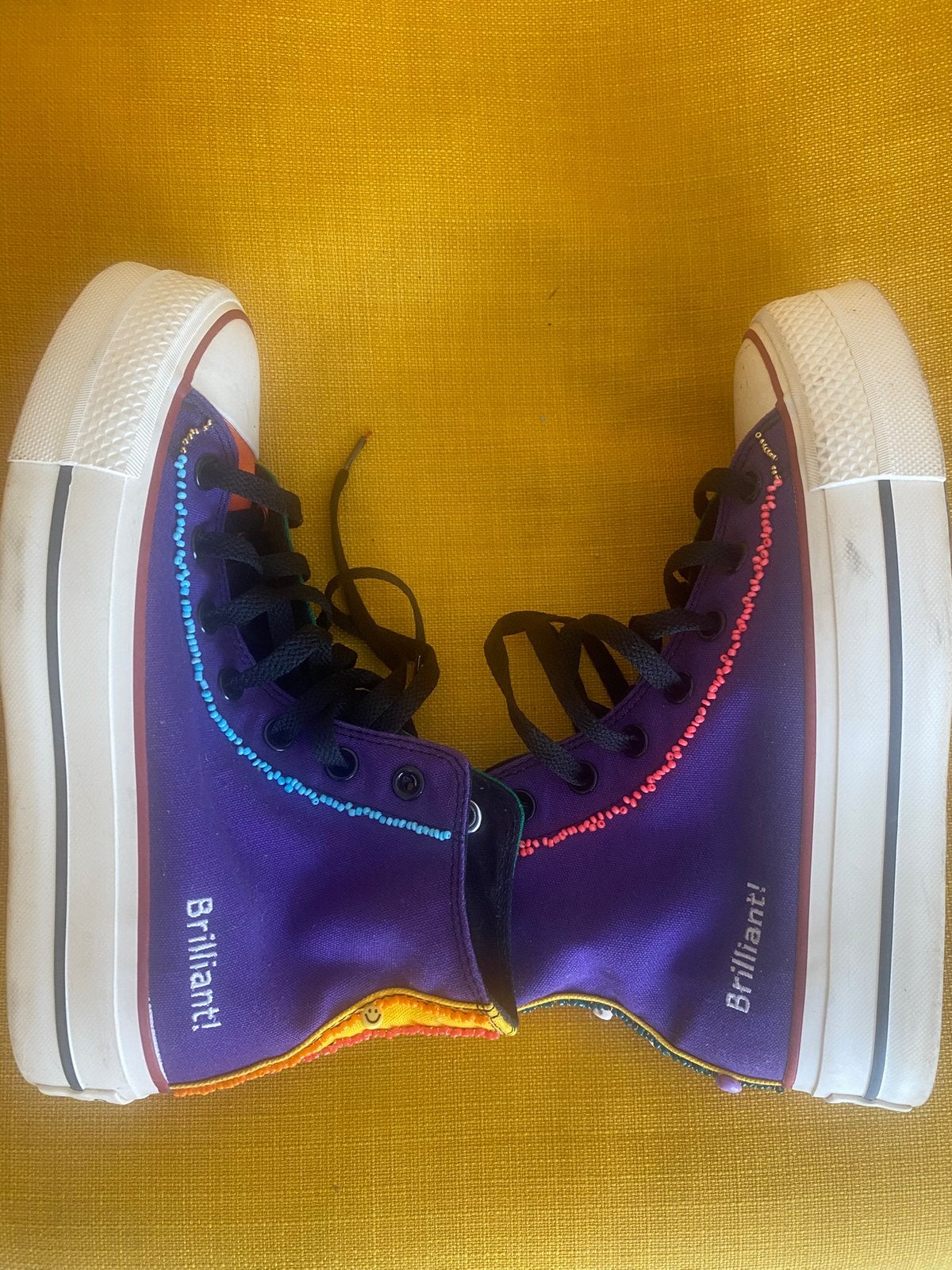 Unieke Custom Converse All Star Sneakers – Maat 36, Ophalen of Verzenden, Zo goed als nieuw, Geel, Sneakers of Gympen