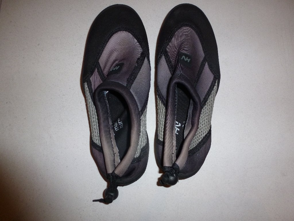 Haast nieuw 1 paar grijs/paarse waterschoenen maat 35, Kinderen en Baby's, Jongen of Meisje, Schoenen, Ophalen of Verzenden, Zo goed als nieuw