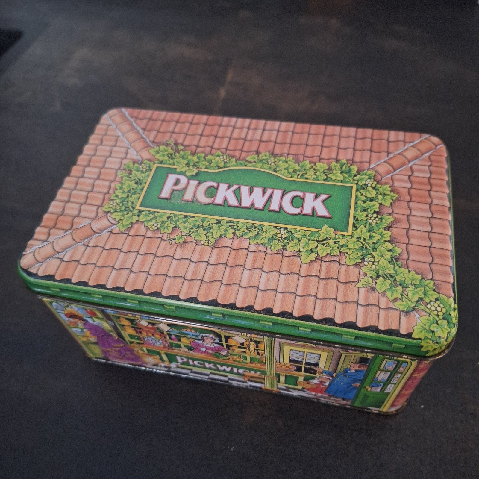 Pickwick theeblik met huisjes en dakpannen design, Ophalen of Verzenden, Gebruikt, Thee, Pickwick