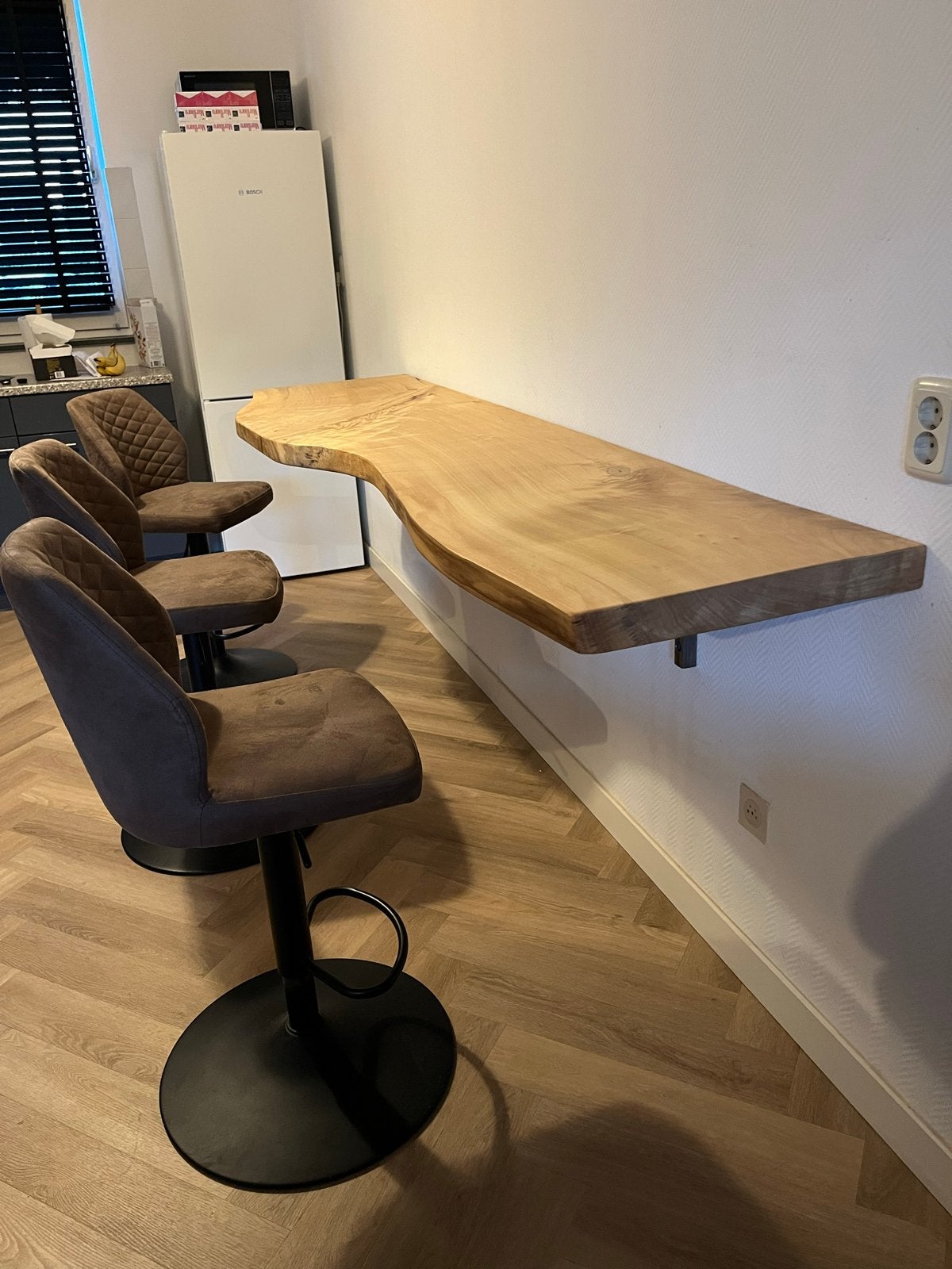 Massief houten bartafel met metalen onderstel, Ophalen, 100 tot 150 cm, 50 tot 100 cm, Zo goed als nieuw