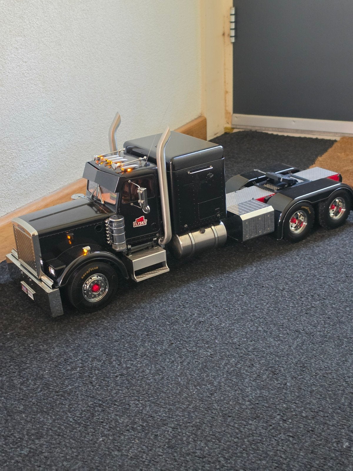 Tamiya Grand Hauler met upgrades, licht, geluid en accu, Elektro, Gebruikt, Schaal 1:14, Ophalen of Verzenden