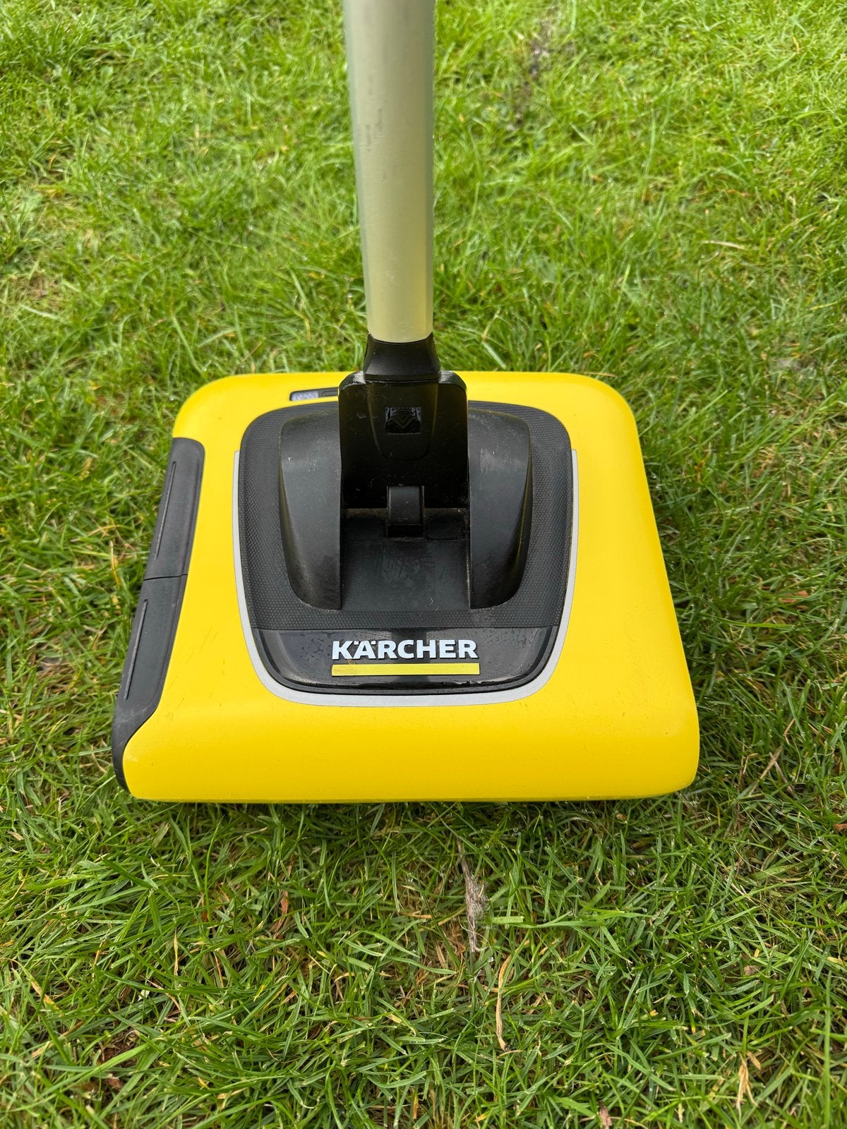 Kärcher KB 5 Elektrische Bezem - Zo goed als nieuw, Kärcher, Draadloos, Ophalen of Verzenden, Zo goed als nieuw