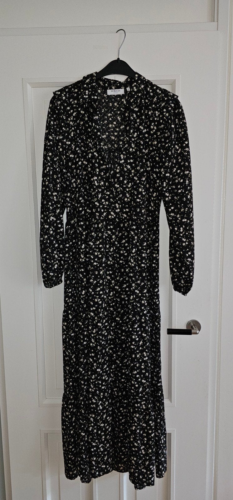 MSCH Copenhagen Zwarte Bloemenjurk Maat S, Kleding | Dames, Jurken, Zwart, Ophalen of Verzenden, Zo goed als nieuw, Maat 36 (S)