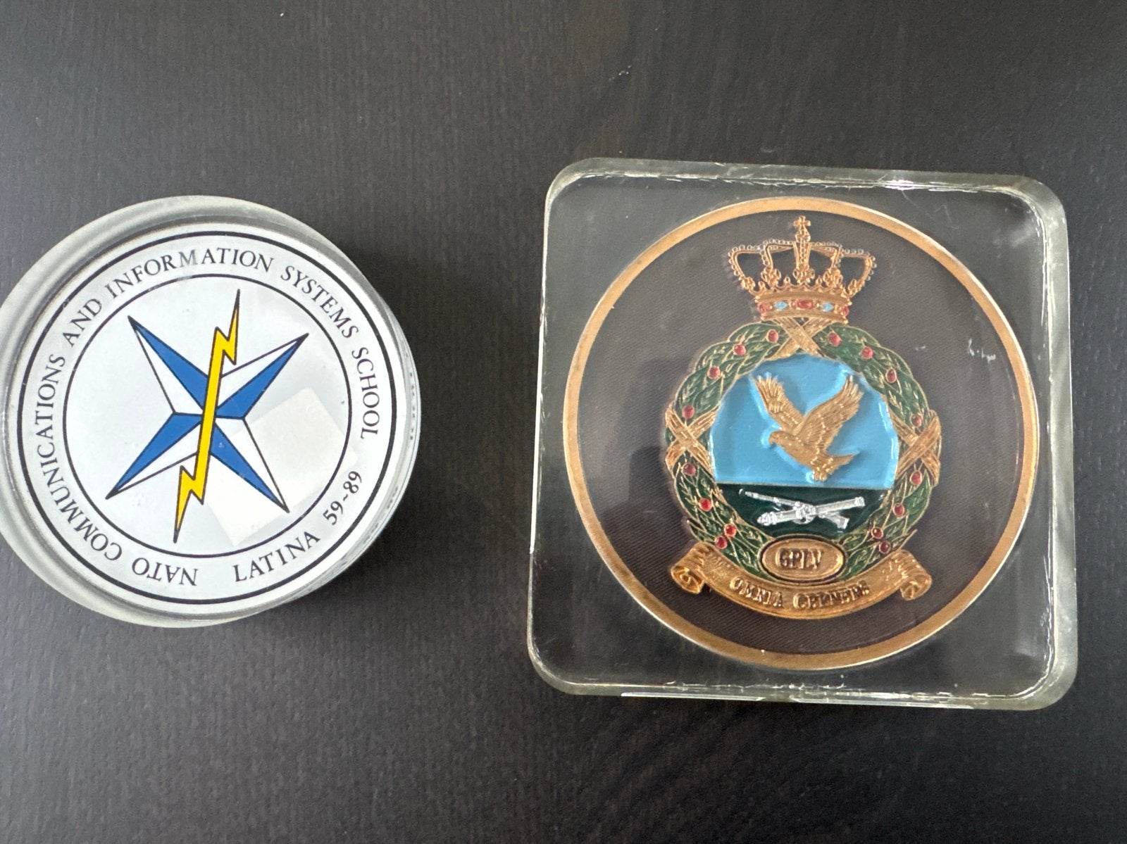 NATO Communications & Information Systems School Latina, Ophalen of Verzenden, Overige soorten, Overige gebieden, Embleem of Badge