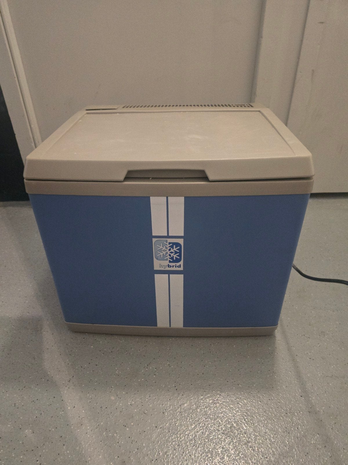 camping vriezer - 40L, Caravans en Kamperen, Koelboxen, Zo goed als nieuw, Koelbox, Compressor, Ophalen