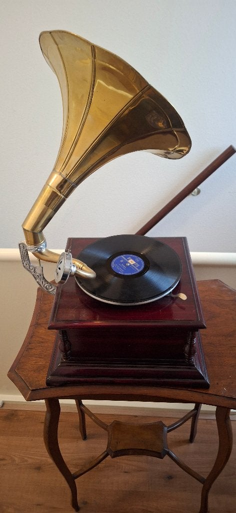 Grammofoon met messing hoorn – His Master's Voice – werkend, Ophalen, Gebruikt, Platenspeler, Overige merken
