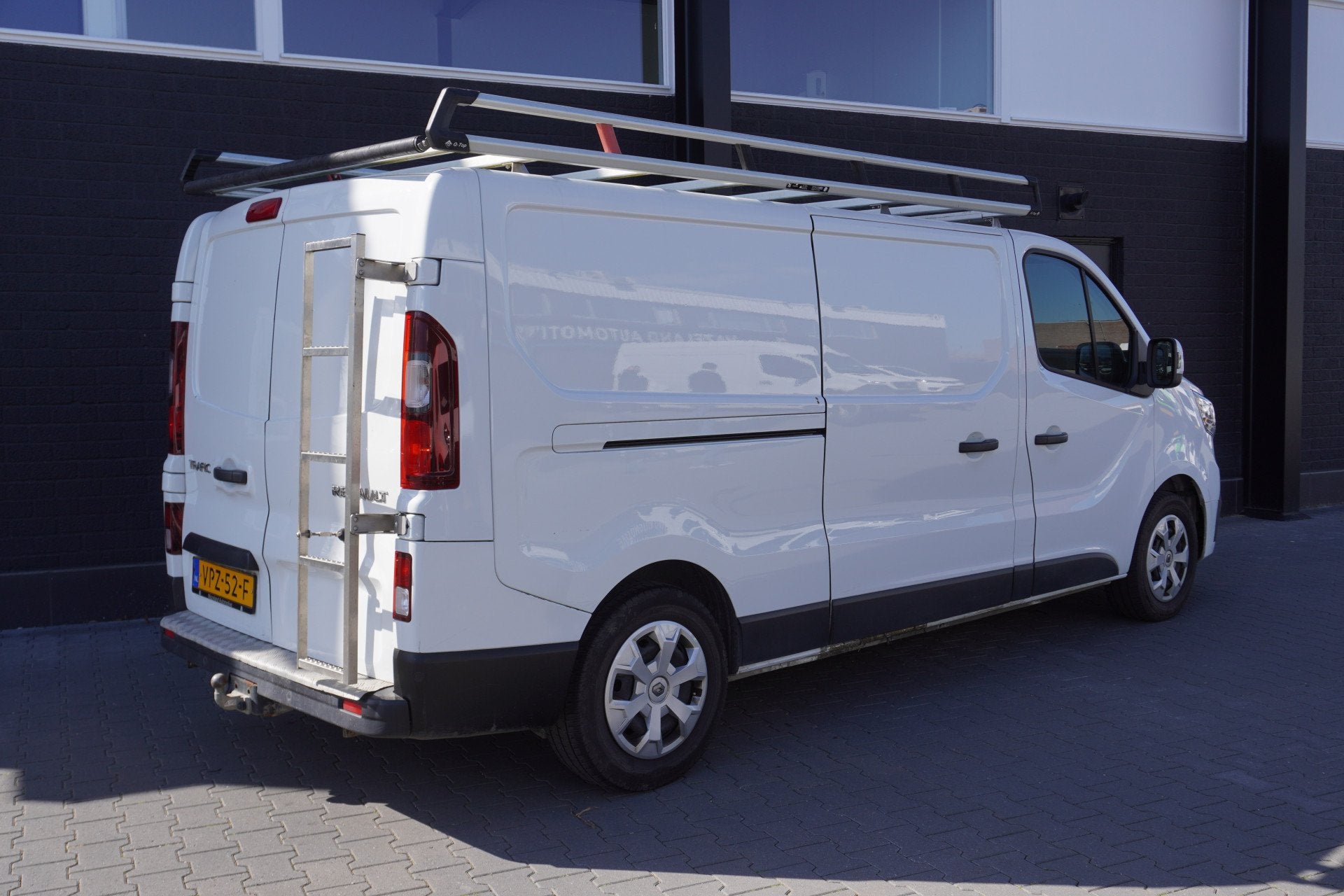 Renault Trafic 2.0 dCi 110PK L2 EURO 6 - Airco - Cruise - Tr, Auto's, Voorwielaandrijving, Stof, Gebruikt, 4 cilinders