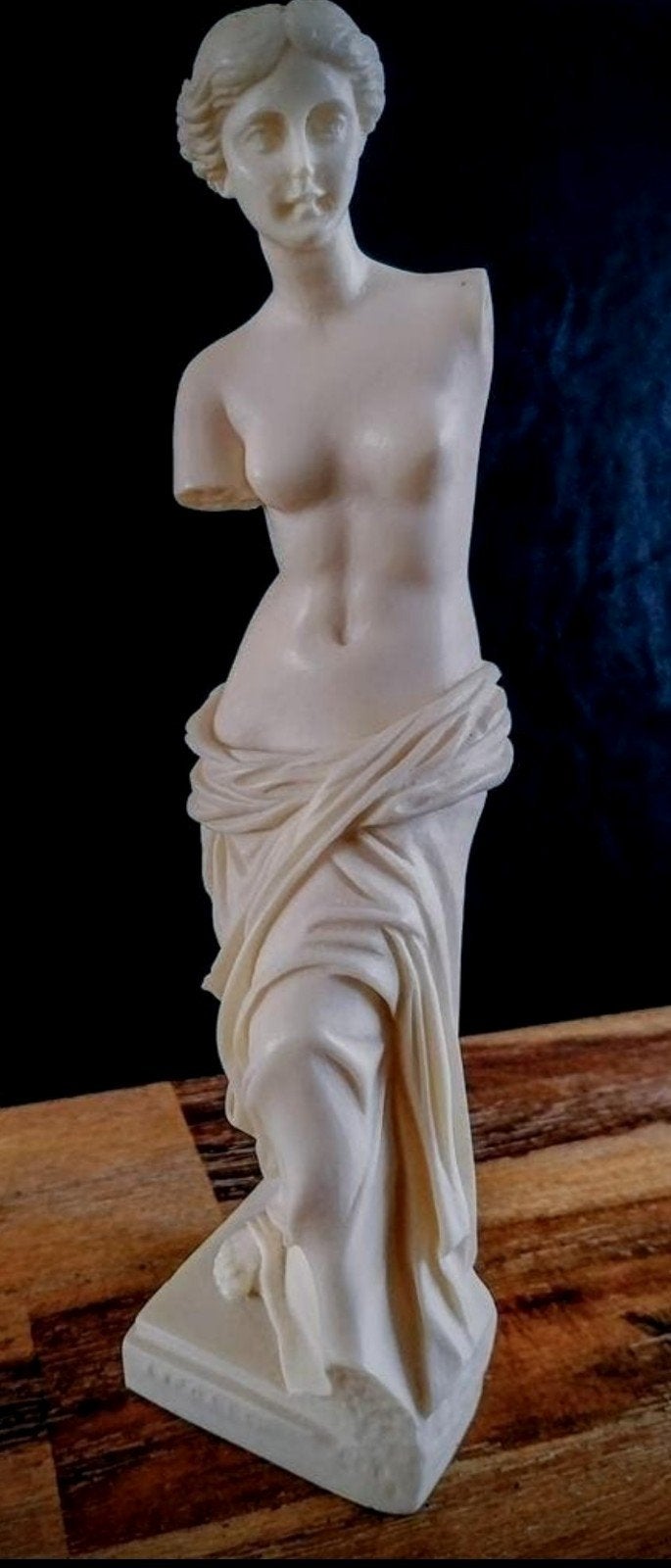 Aphrodite beeldje, 23 cm, klassieke stijl, Ophalen of Verzenden, 20 - 50 cm, Steen of Keramiek, Beeld