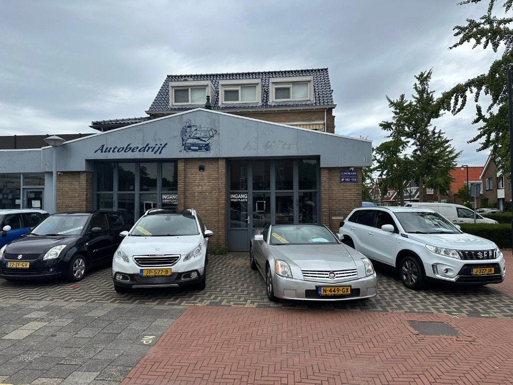 Peugeot 2008 1.2 Pure Tech Allure  Automaat Ned. Auto, Auto's, Peugeot, 450 kg, 40 €/maand, Zwart, 1199 cc