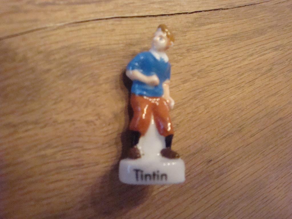 1:12 poppenhuis beeldje Kuifje / Tintin, Verzamelen, Poppenhuizen en Toebehoren, Zo goed als nieuw, Decoratie, Ophalen of Verzenden