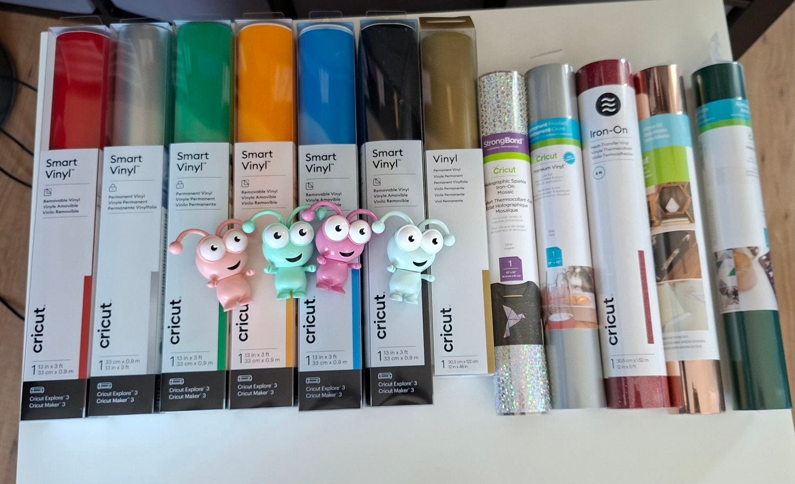 Cricut Smart Vinyl & Iron-On Bundel & 4 Cuties, Overige thema's, Nieuw, Meerkleurig, Ophalen of Verzenden