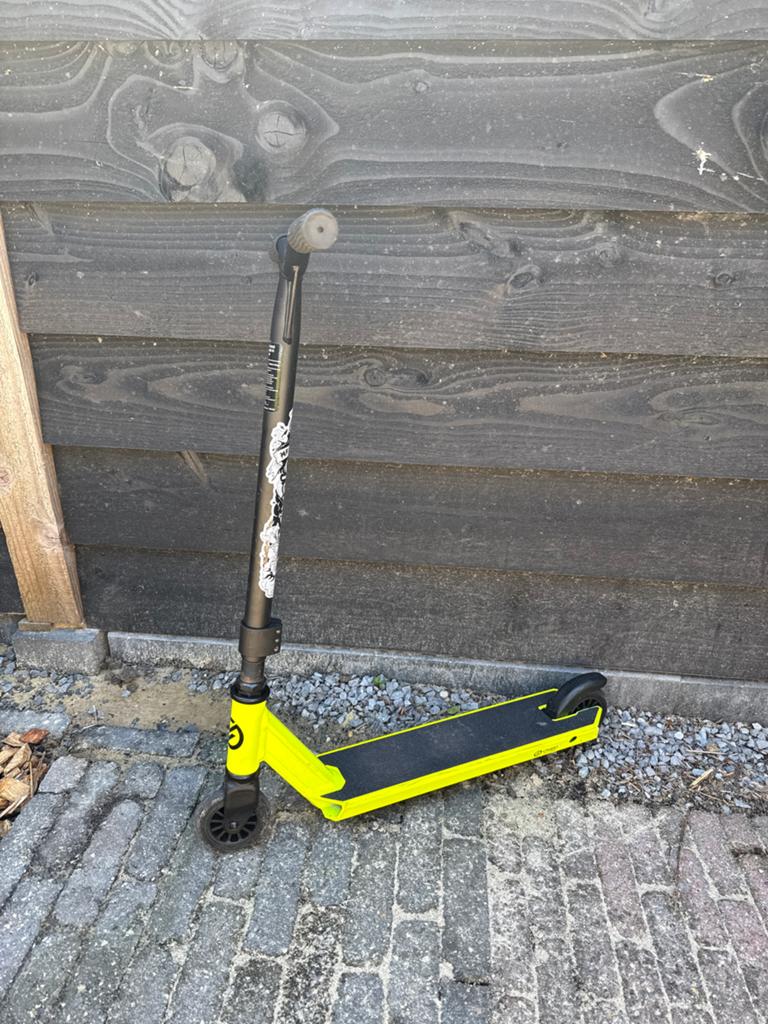 Stuntstep Oxelo MF One - Neon Geel/Zwart, Fietsen en Brommers, Steps, Ophalen, Gebruikt, Gewone step