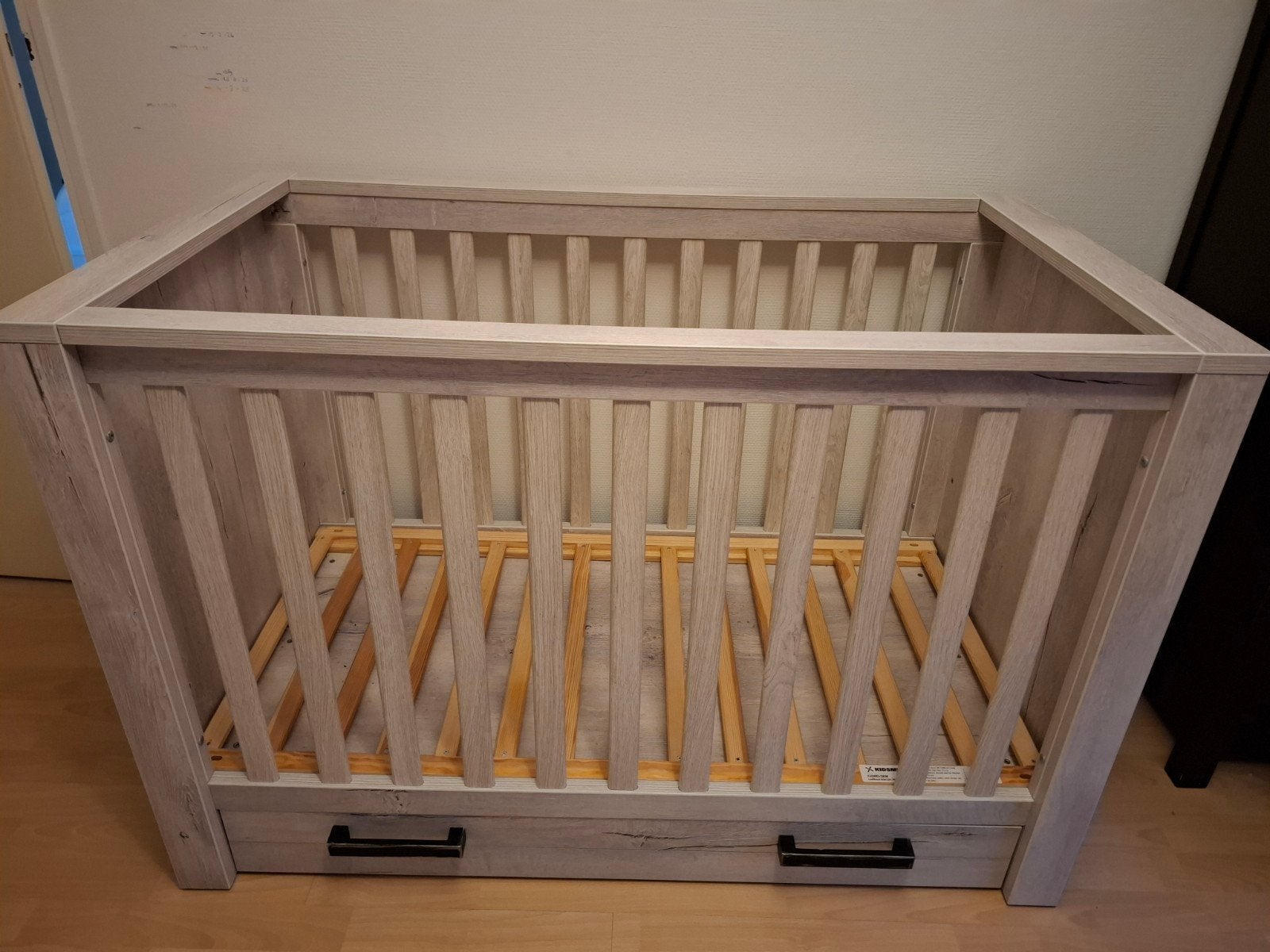 Ledikant Kidsmill, Nautic Grey Sem, Ophalen, Zo goed als nieuw, Ledikant