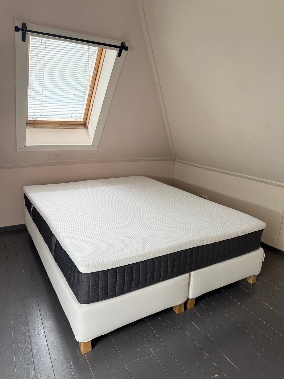 Emma Sleep boxspring matras en IKEA Espevär bed, Huis en Inrichting, Ophalen, Wit, Tweepersoons, Zo goed als nieuw