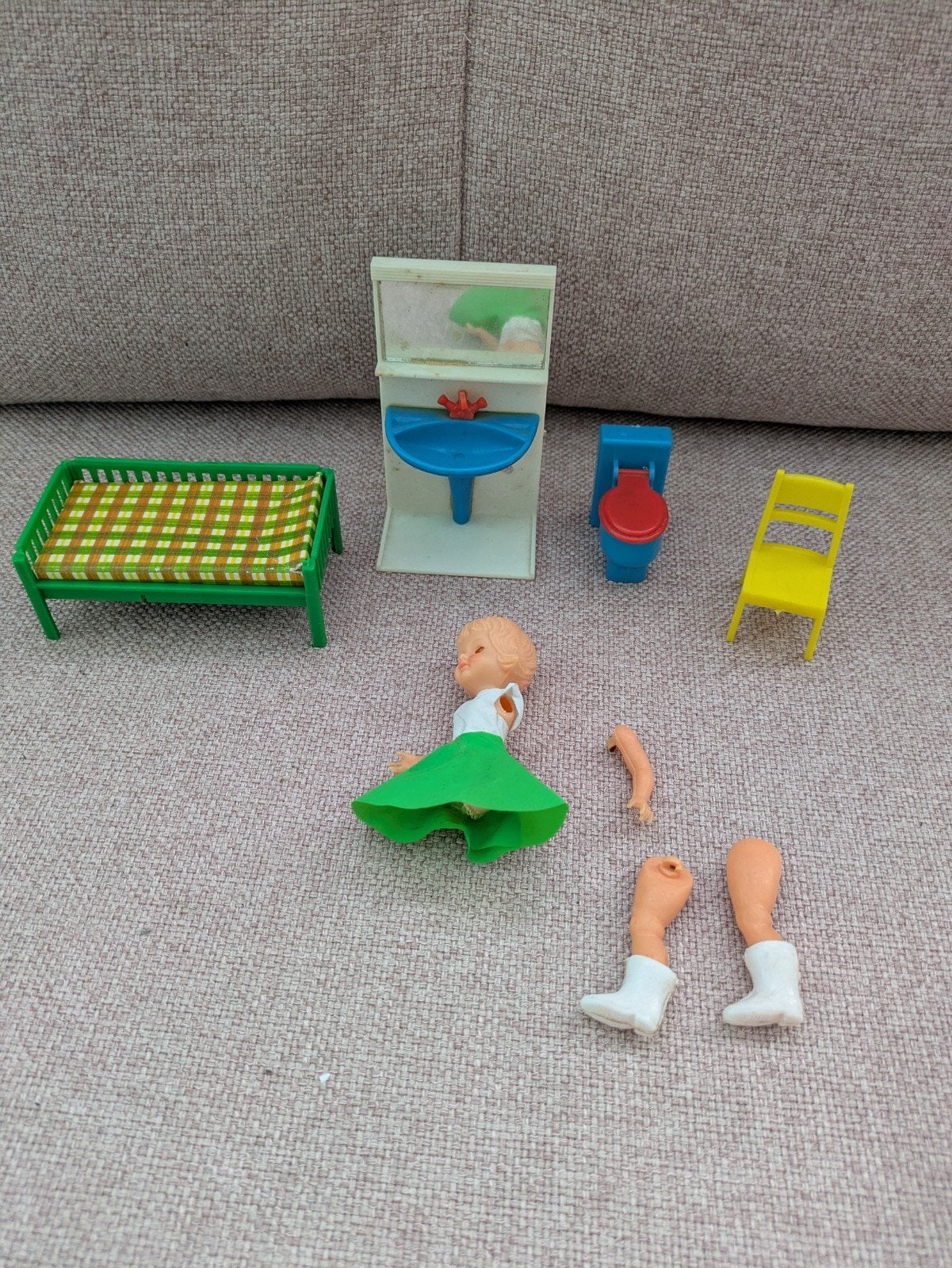 Setje poppenhuis spulletjes, Ophalen of Verzenden, Toebehoren