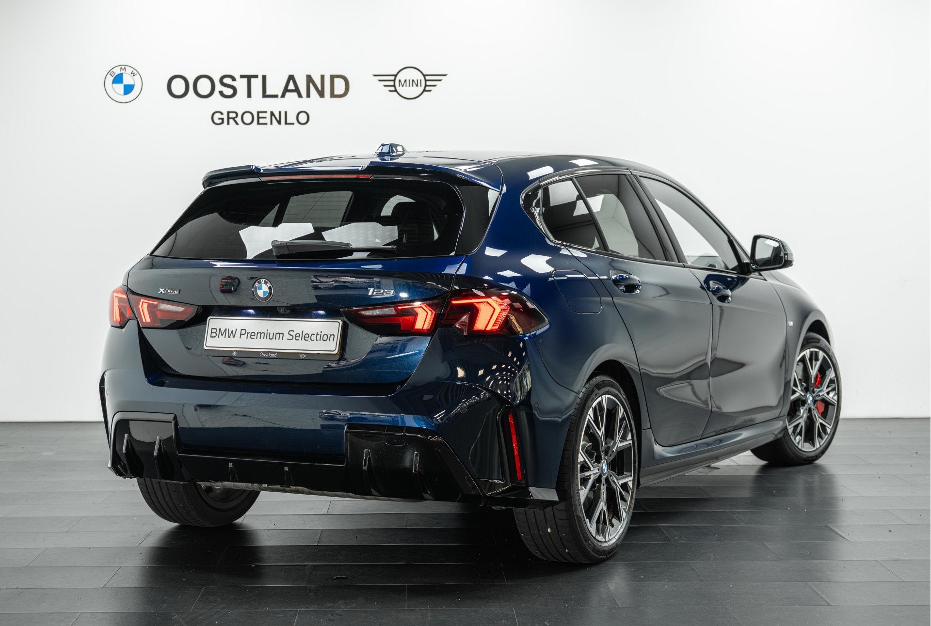 BMW 1 Serie 123 xDrive M Sport Automaat / Trekhaak / Sportst, Auto's, BMW, Gebruikt, 4 cilinders, Met garantie (alle), Origineel Nederlands