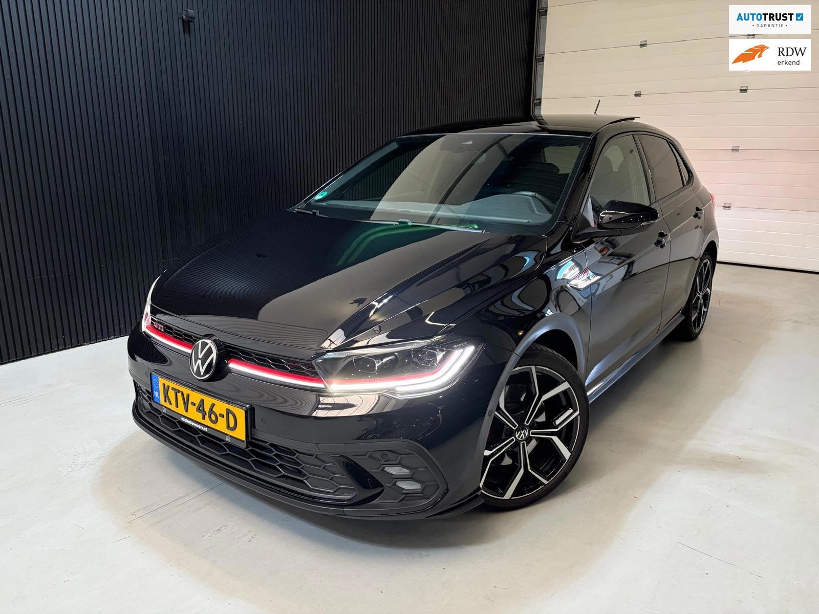 Volkswagen POLO 2.0 TSI GTI BEATS CAM PANO FULL OPTION, Auto's, Dealer onderhouden, Gebruikt, 4 cilinders, 1984 cc