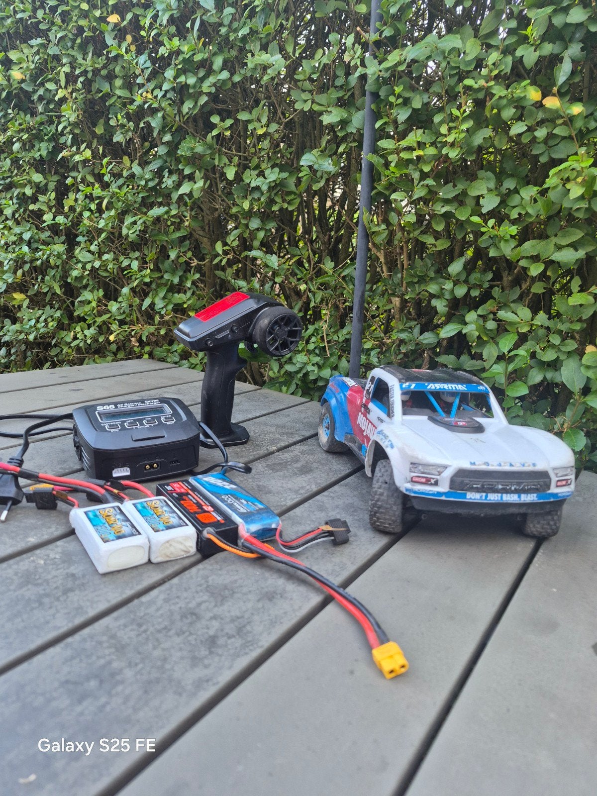 Arrma Mojave Grom RC auto - Zo goed als nieuw, Elektro, Auto offroad, Ophalen of Verzenden, Zo goed als nieuw