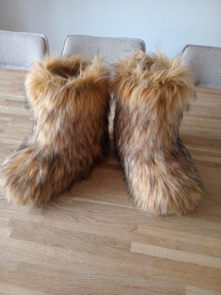 Snowboots harig model mt 44, Overige merken, 100 tot 140 cm, Snowboots, Ophalen of Verzenden
