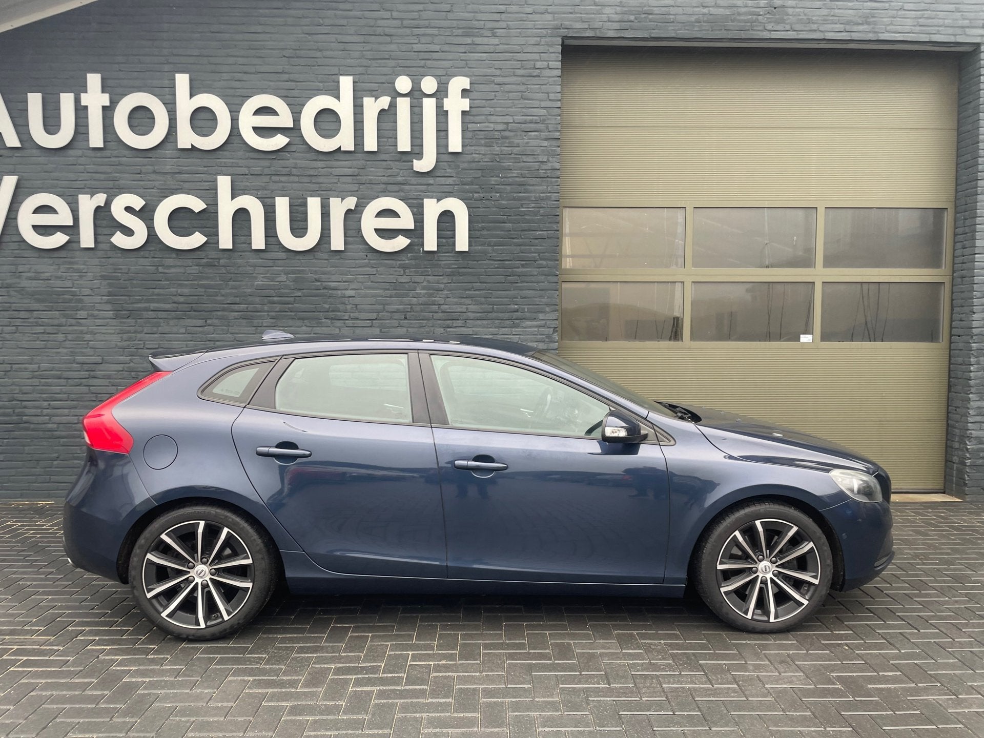 Volvo V40 2.0 T5 polestar performance R-Design dealer onderh, Stof, Gebruikt, 4 cilinders, Blauw