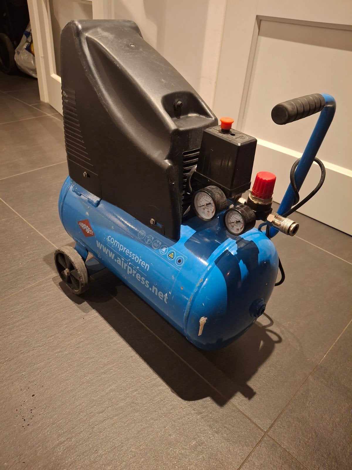 Airpress HLO 215-25 Compressor - Zo goed als nieuw, 6 tot 10 bar, Ophalen of Verzenden, Zo goed als nieuw, 25 tot 100 liter