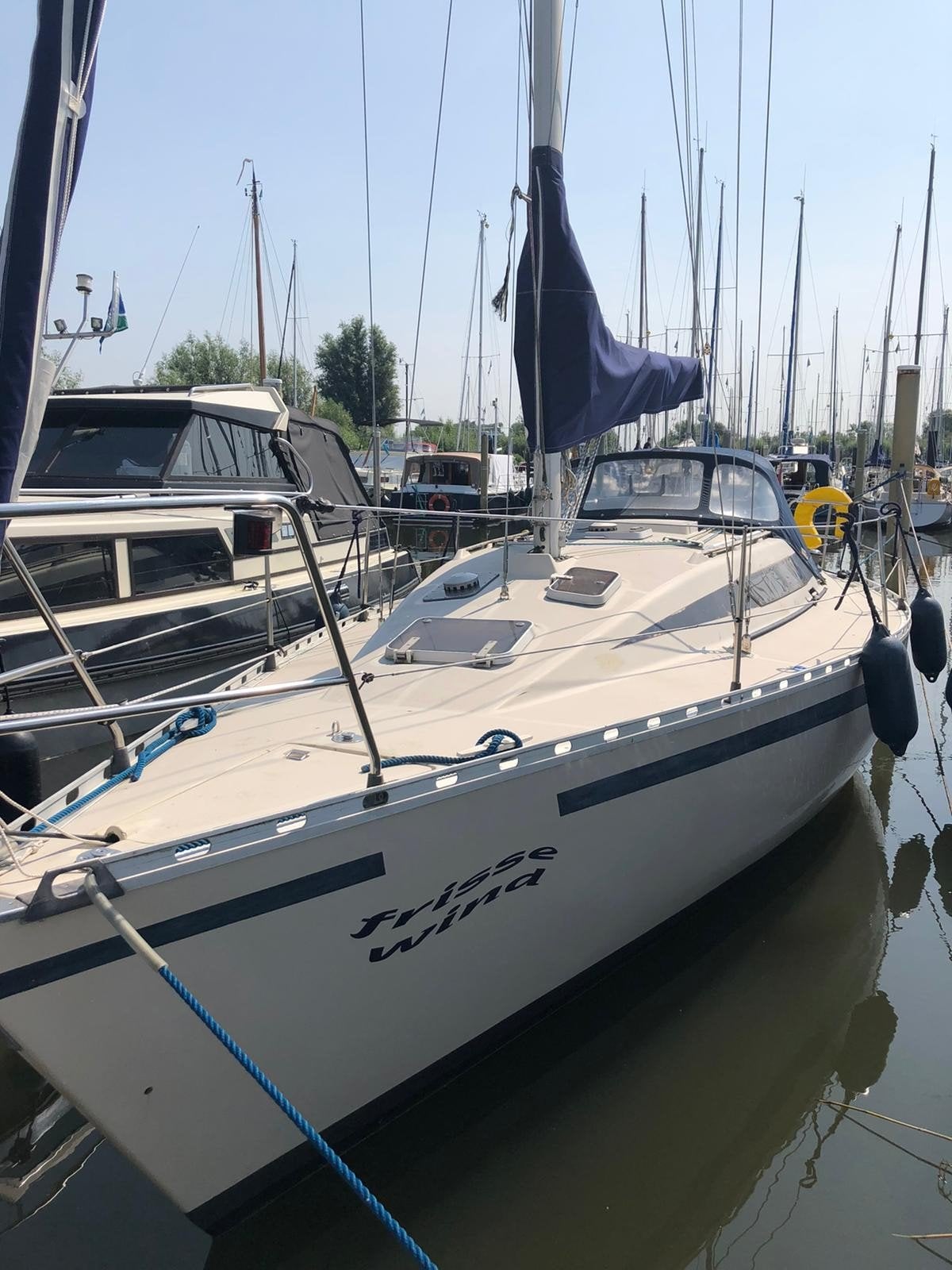 Te koop Benneteau First 30 uit 1983. L9.30  B3.23 D1.70, Watersport en Boten, 9 m, Binnenboordmotor, 1.80 meter, Beneteau